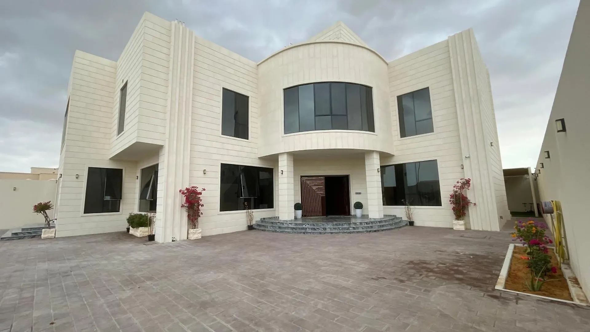 7Bed Room Villa In 아부다비 0*,  아랍에미리트