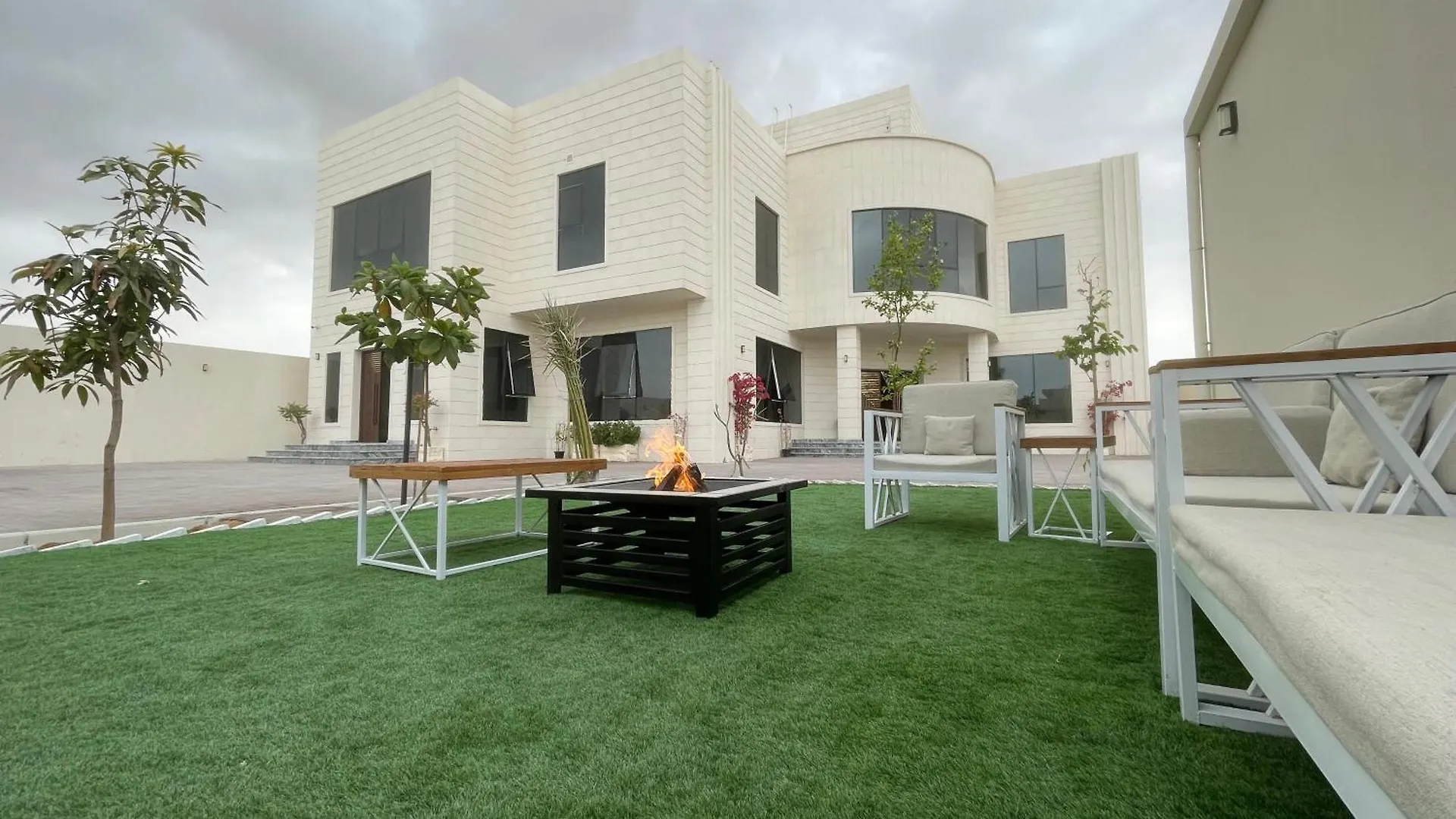 7Bed Room Villa In Abu Dhabi 0*,
